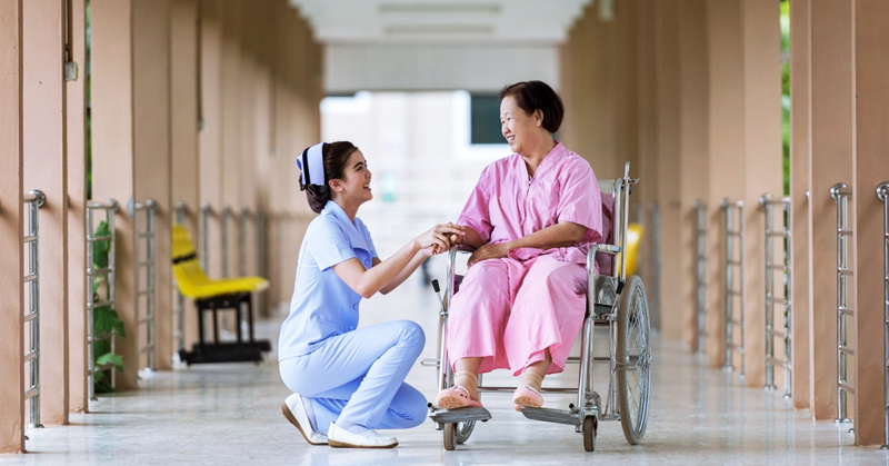 Gov’t to Set Hiring Limits for Nursing Facility Operators that Bring in Foreign Workers