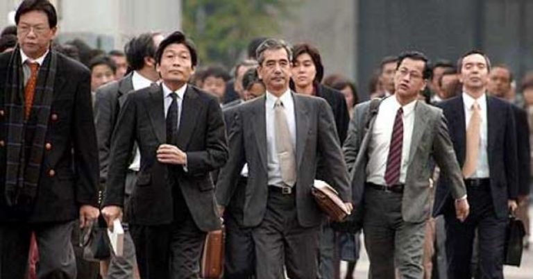 Japan to Boost Use of Paternity Leaves by Raising Subsidies