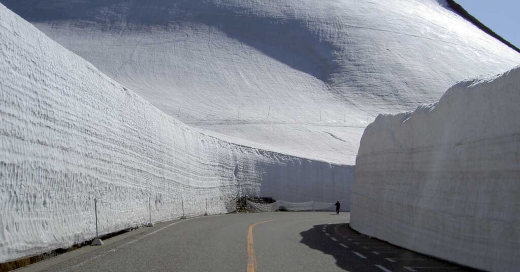 snow wall